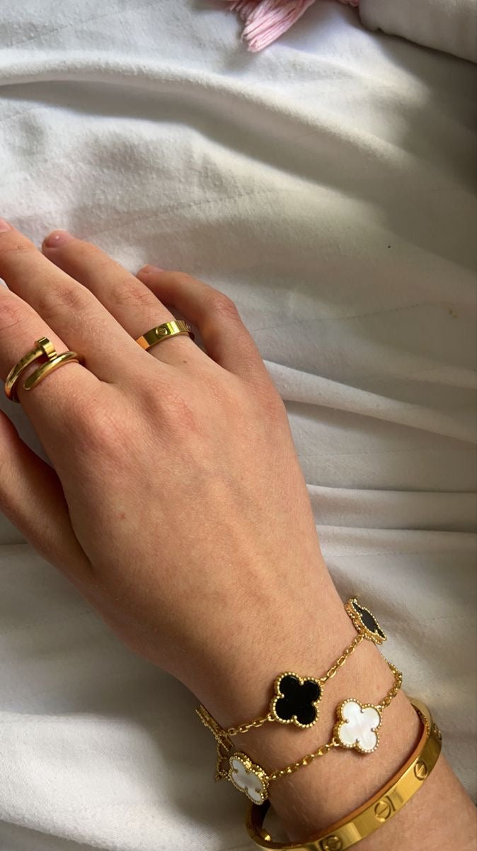 Vancleef clover 18k gold plated bracelet 🍀✨ ( Anti tarnish | waterproof | hypoallergenic)