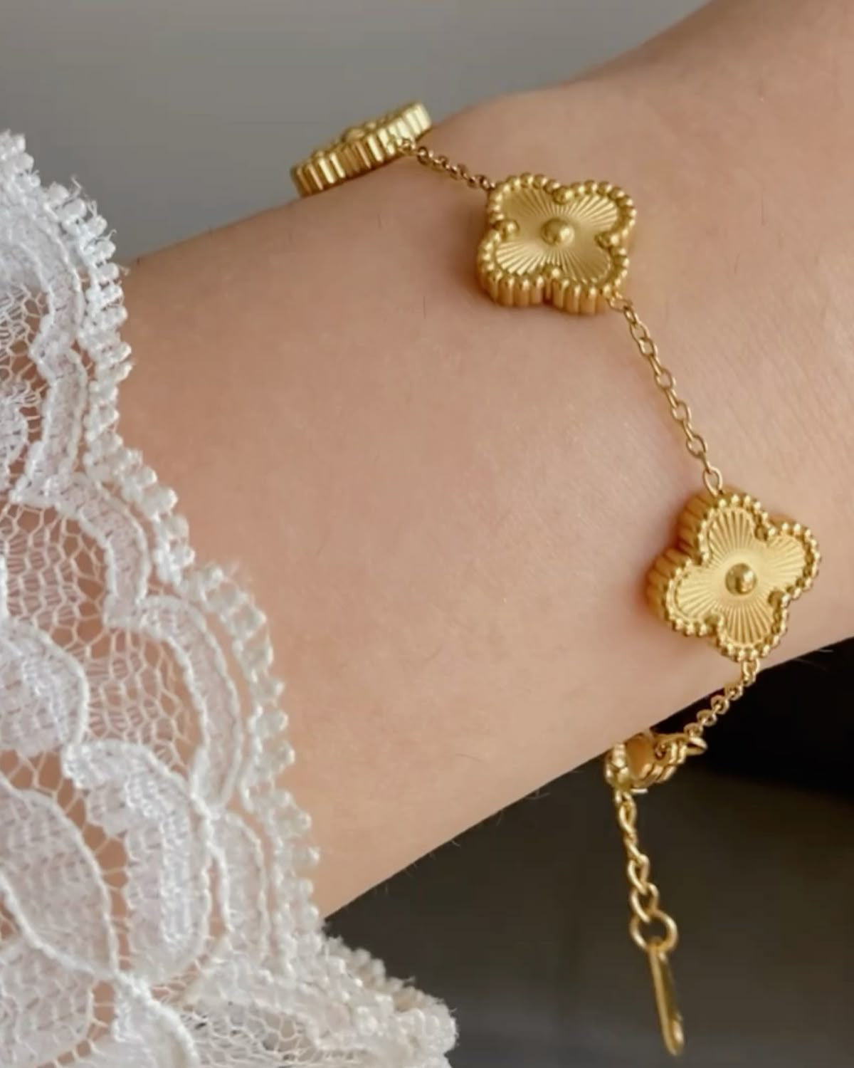 Golden theme vancleef clover adjustable bracelet π