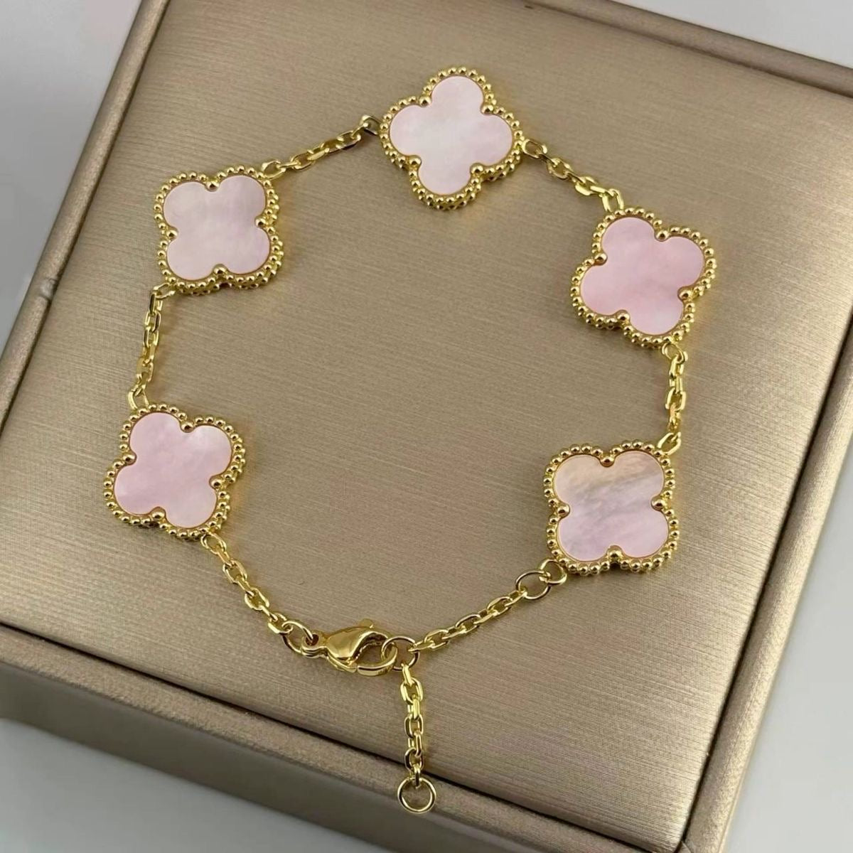 Lavender pink clover vancleef bracelet π