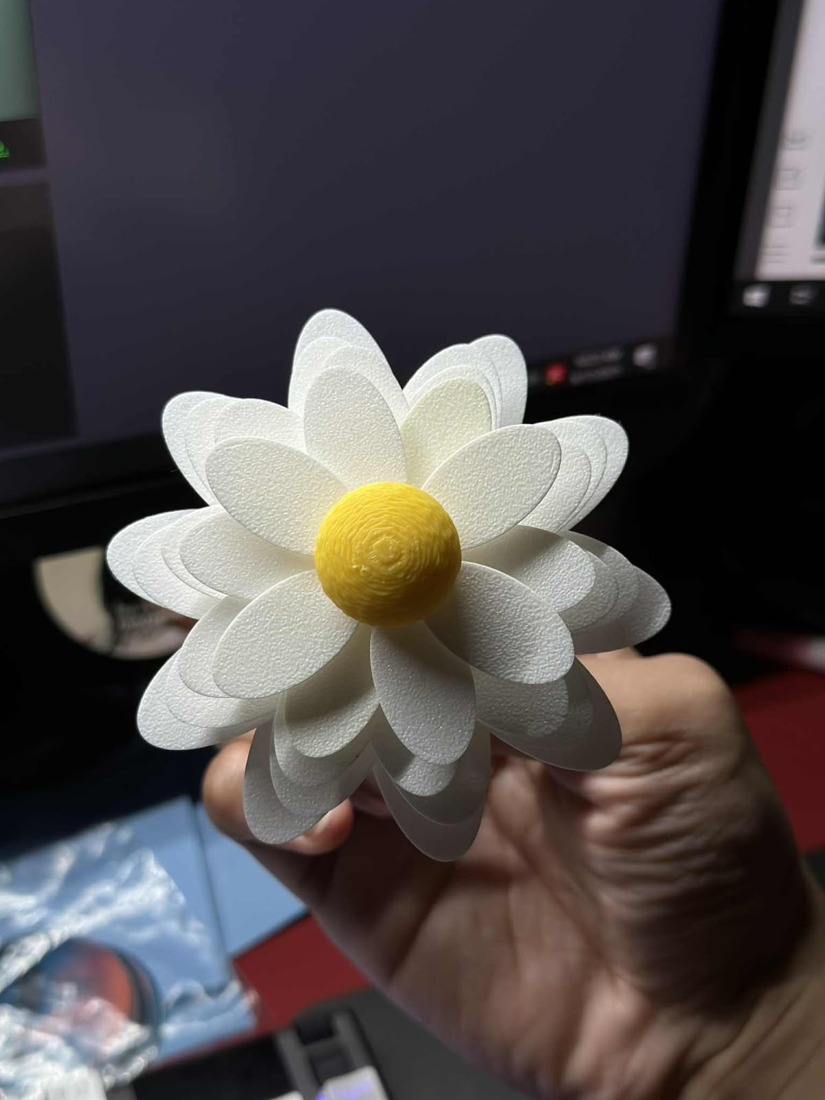 3D Printed Daisy Flower Fidget Spinner | Aesthetic Desk Toy & Stress Relief Spinner🌼