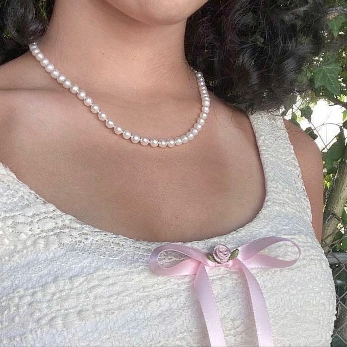 Pearly pearl necklace 🤍