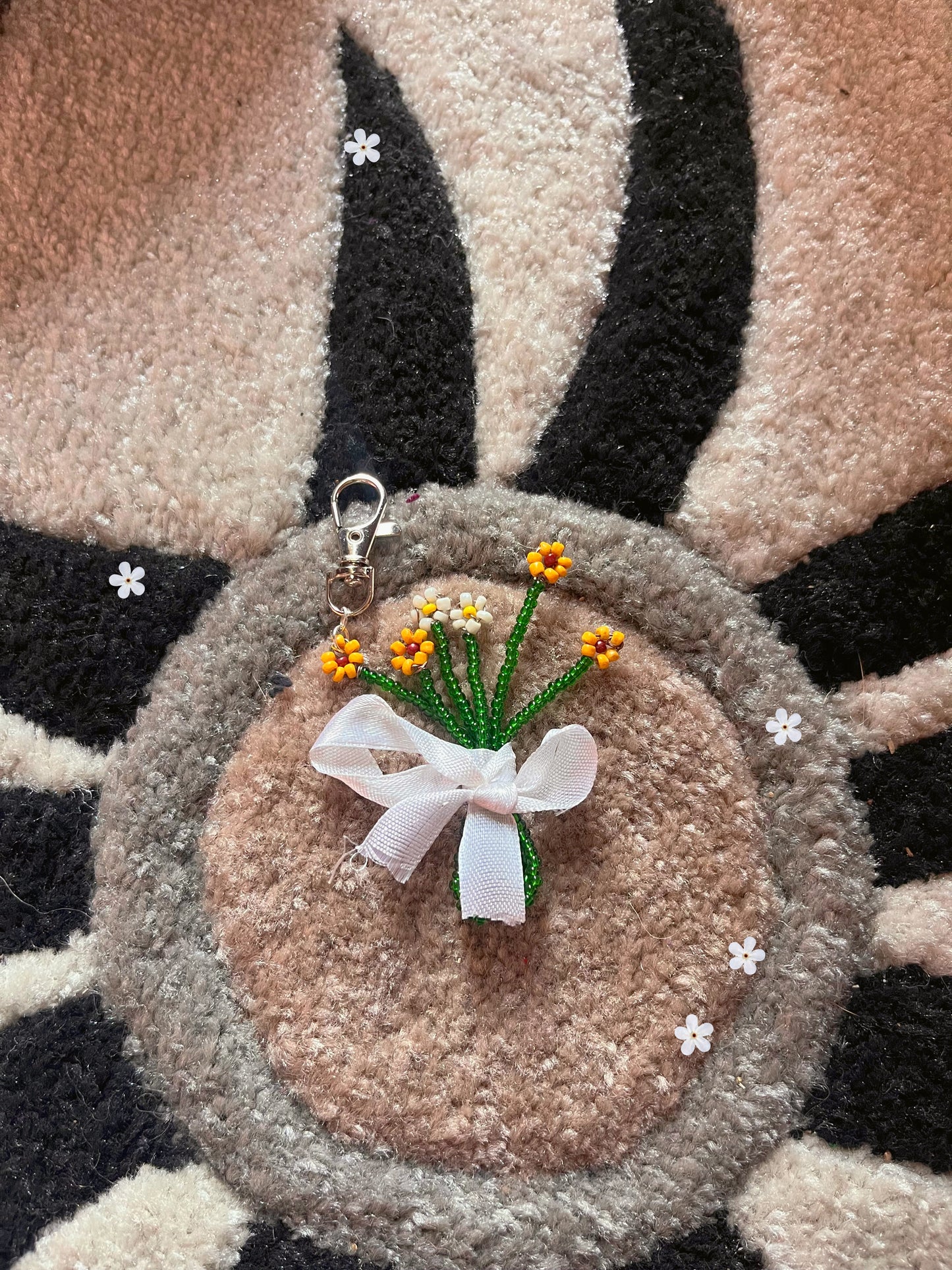 Pintresty sunflower daisies theme flower bouquet keychain/phonecharm πΌπ»