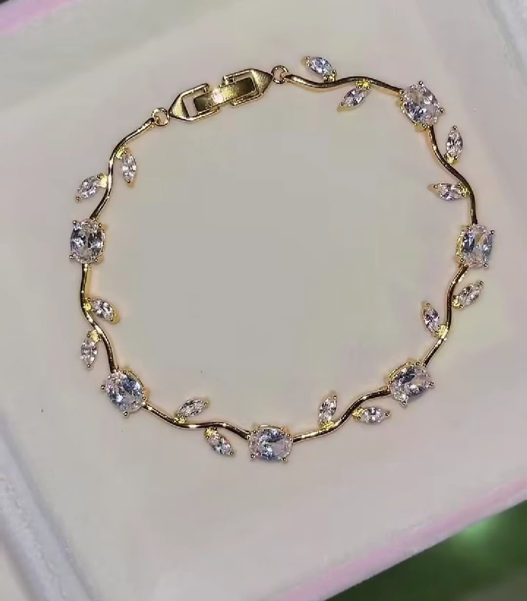 Aurora Tulip 🌷 Bracelet ✨ (Anti tarnish| water resistant | stainless steel base)