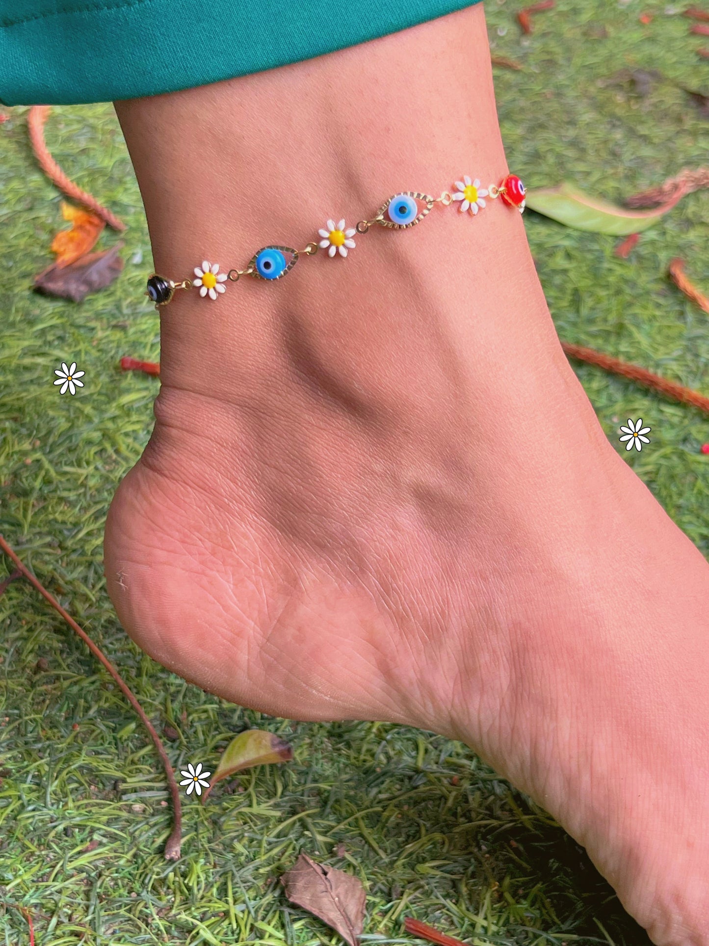 Evil eyes daisy theme anklet for her🌼🧿💌( anklet is anti tarnish, waterproof and adjustable)