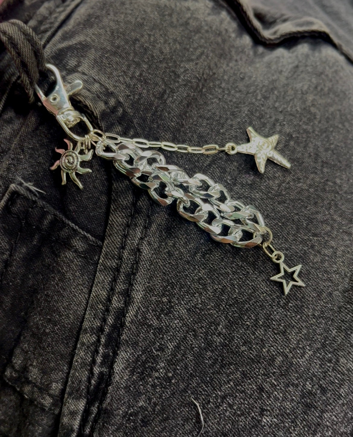 Minimal multi charm universe code jeans charms ( can be used as jeanscharm , keychain , phonecharm) 🔗🪐☪️🌠