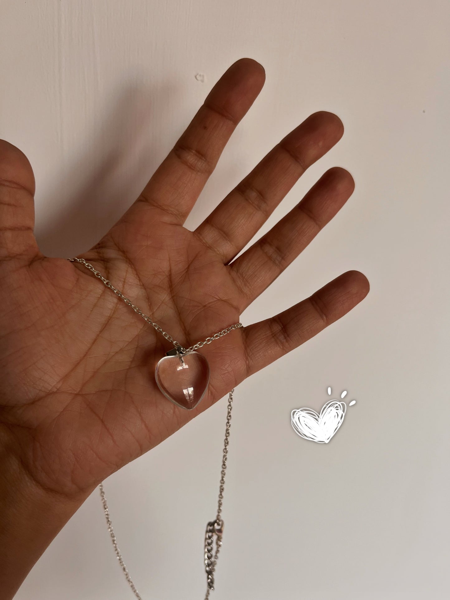 Transparent glass stone heart necklace 🤍