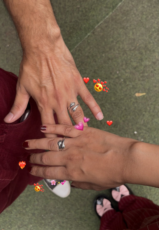 Matching couple hug rings 💝 ( pair of two rings as shown) adjustable| stainless steel