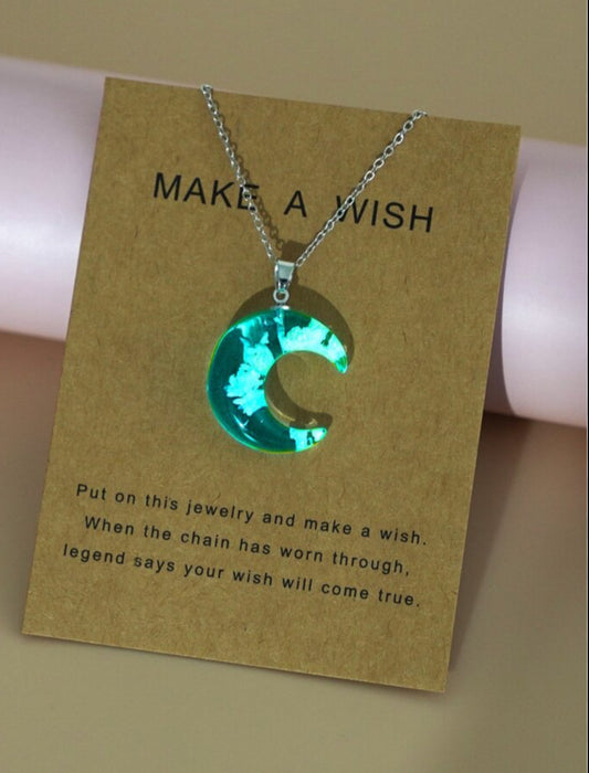 Glowing moon chain necklace🌙(necklace glows in dark)