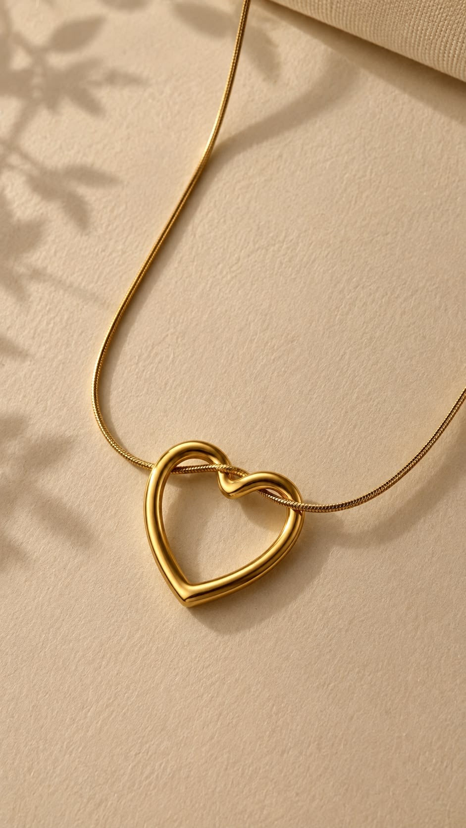 Eternal Heart Necklace | Minimal Gold Heart Pendant Necklace♥️ Anti tarnish / stainless steel base.