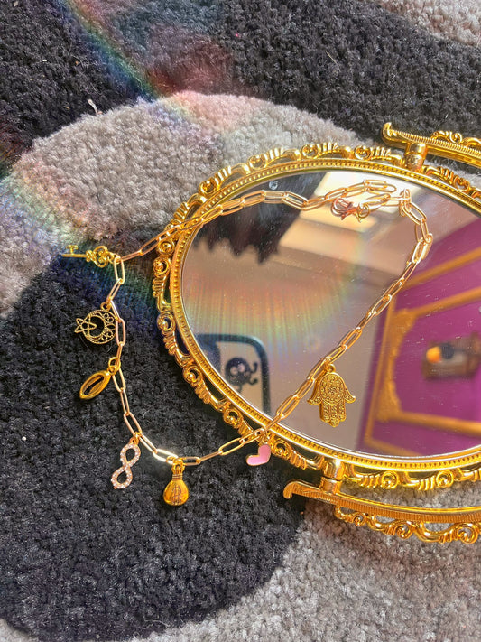 Charm’s necklace 💝💌🌸🎀(the necklace is quite adjustable can be worn by anyone)