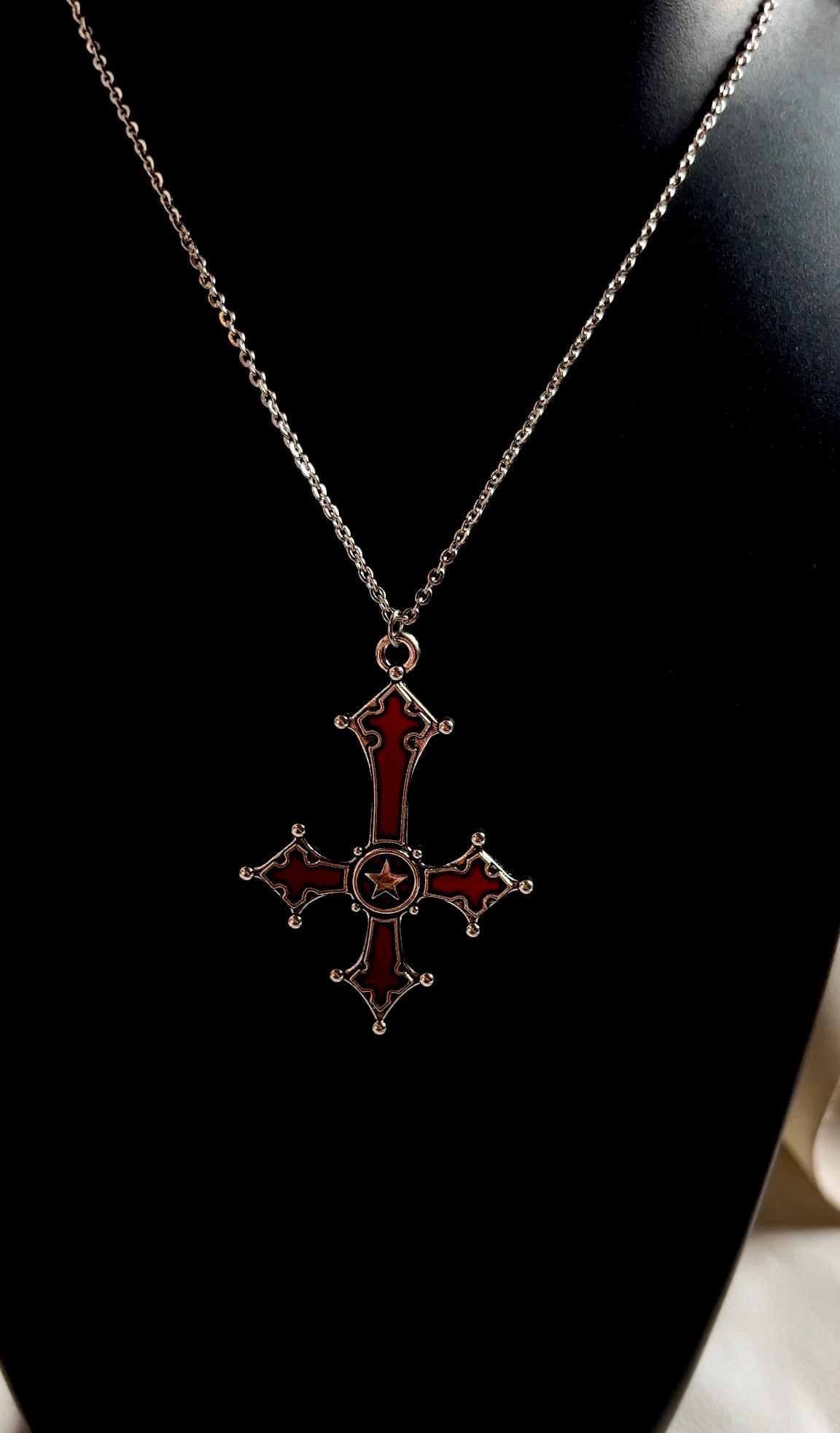 The scarlet oath ❤️‍🔥necklace!! Unisex , anti tarnish range .