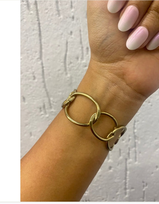 Maira golden adjustable kada bracelet ✨