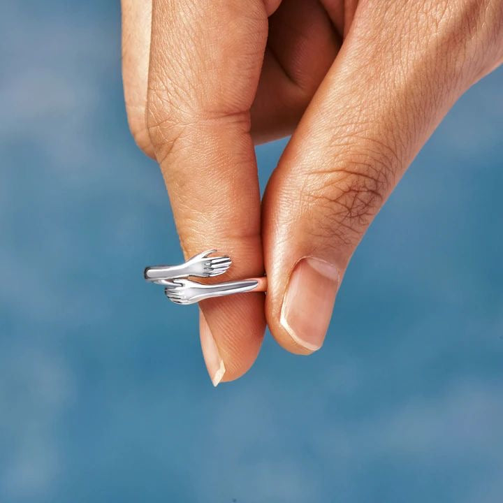 Silver plated Hug ring ♥️🦋🩶🤌🏻✨💌(the ring is adjustable can be worn by anyone) anti tarnish | water resistant