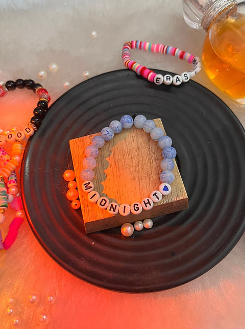 “Taylor swift”bracelets theme💖(available in 9 themes)select below⚡️