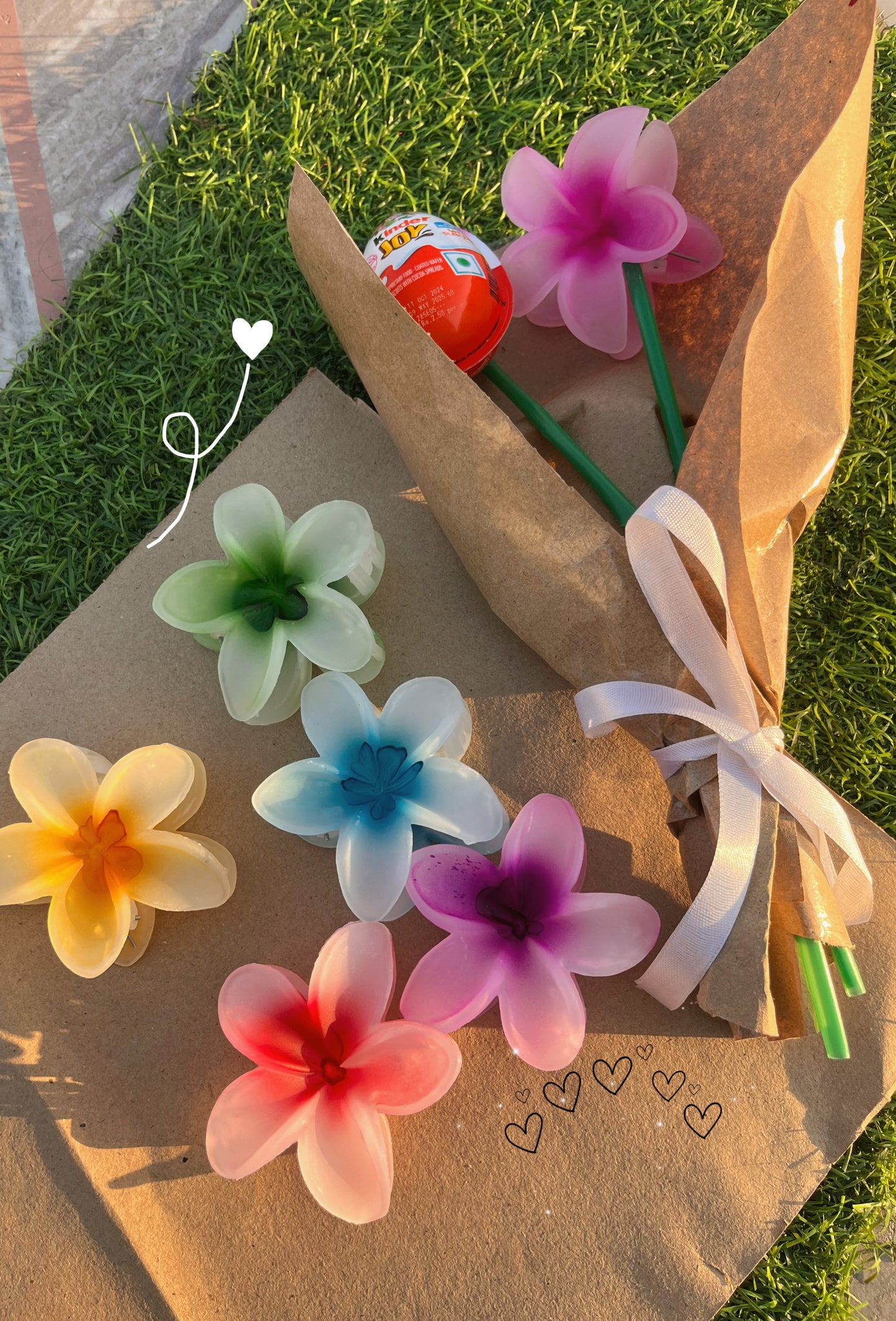 Pookie flower clawclip with kinderjoy bouquet 💐🎀🥰♥️(select flower claw color below)