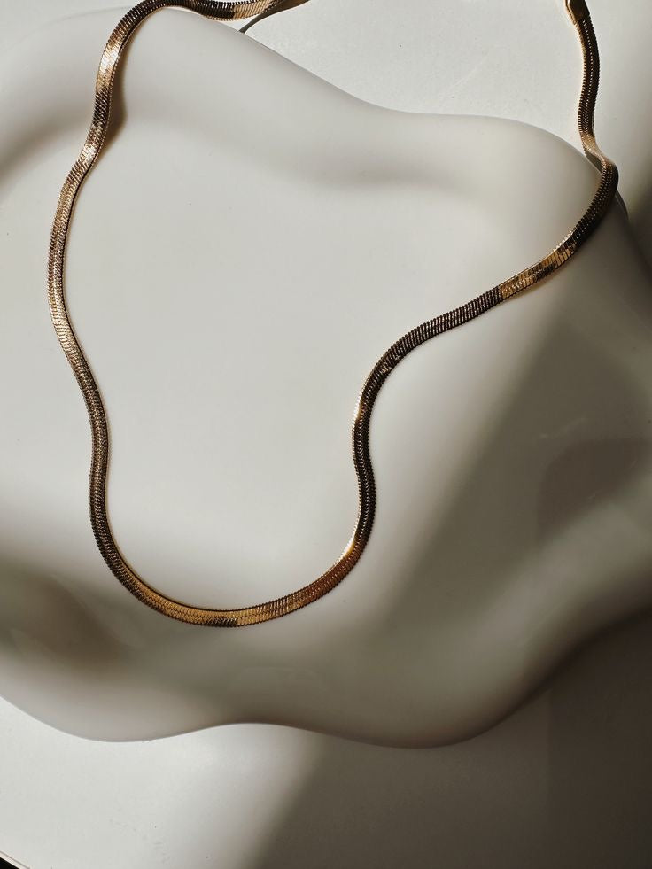 “Merika” sleek snake chain ✨~(anti tarnish , waterproof and hypoallergenic).