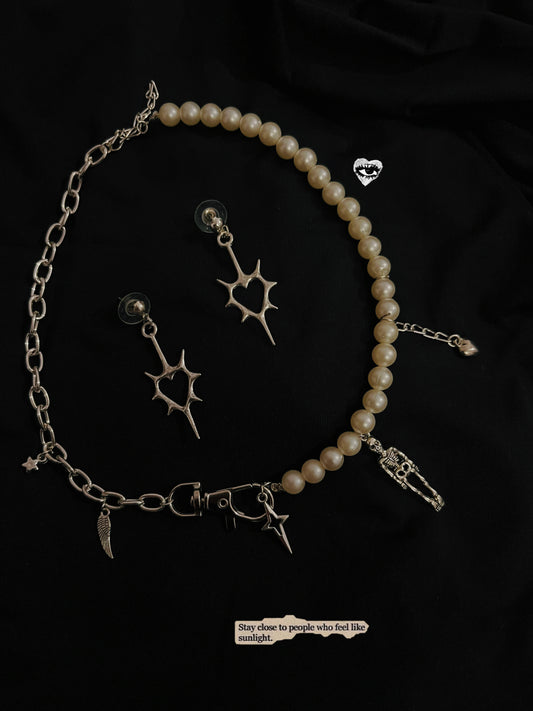 Vesper gothic theme necklace with grungy heart earrings ( set of necklace and earrings) 🔗🩶