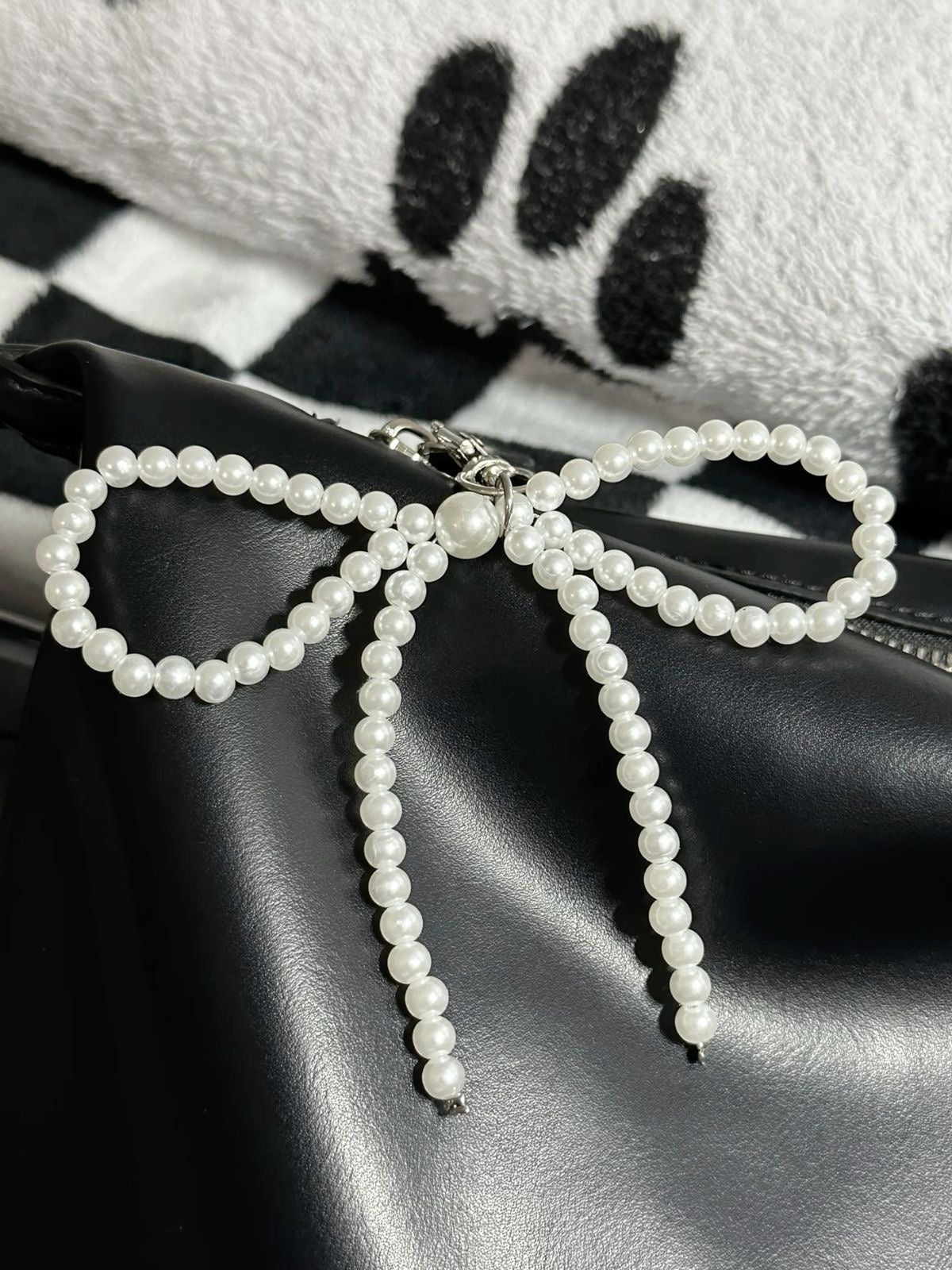 Pearl bow bagcharm / phonecharm 🎀💌