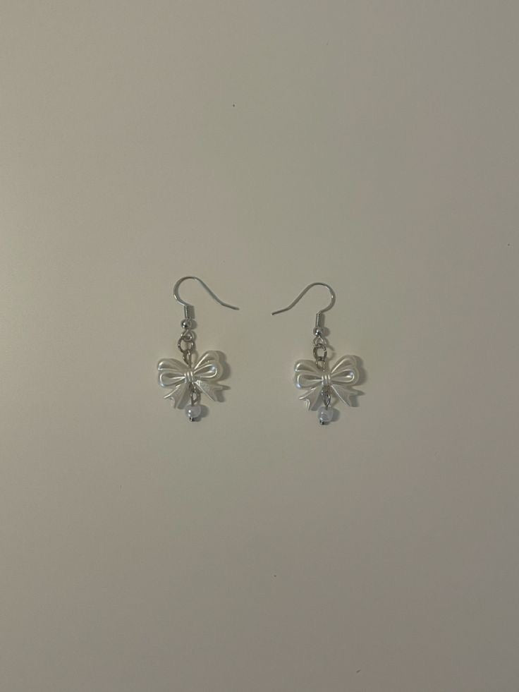 Bow earrings 🎀🤍